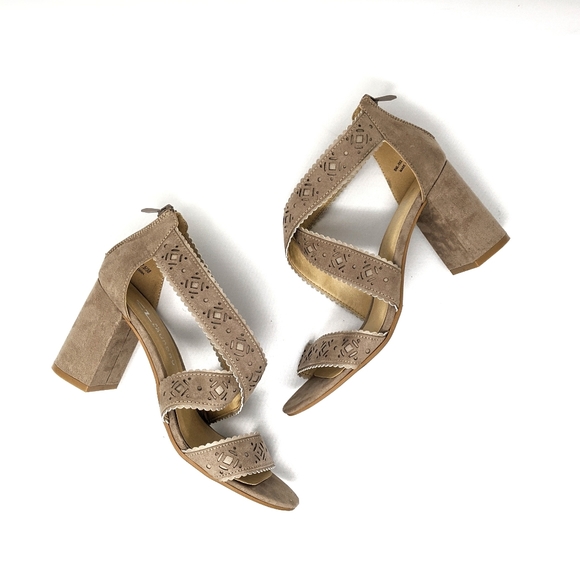 cl by laundry block heel